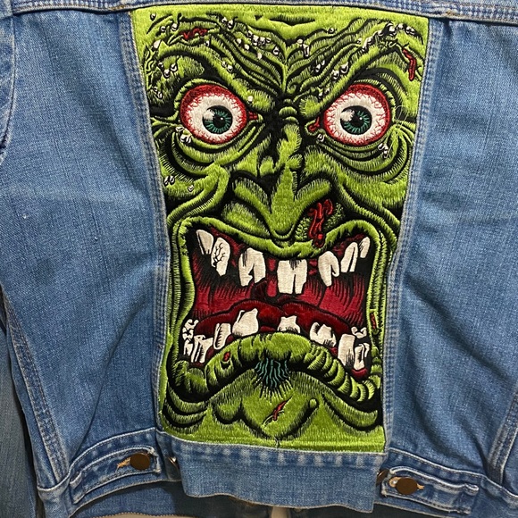 Custom embroidered vintage wrangler jean jacket - Picture 5 of 5
